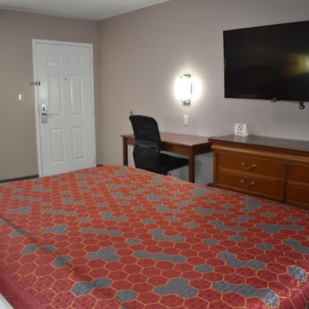 The Heritage Inn, Inc Huntingdon エクステリア 写真