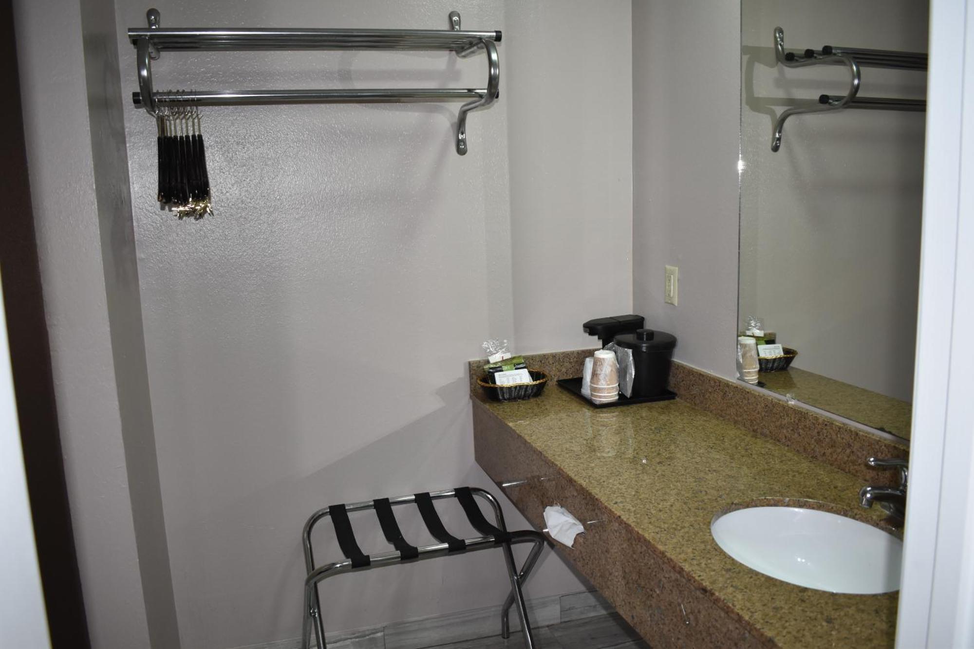 The Heritage Inn, Inc Huntingdon エクステリア 写真